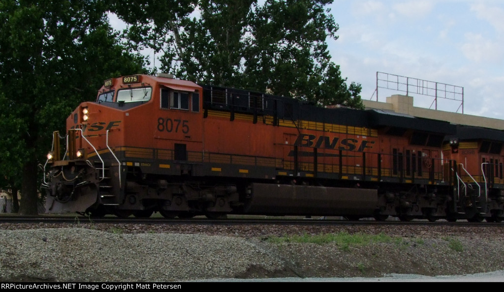 BNSF 8075